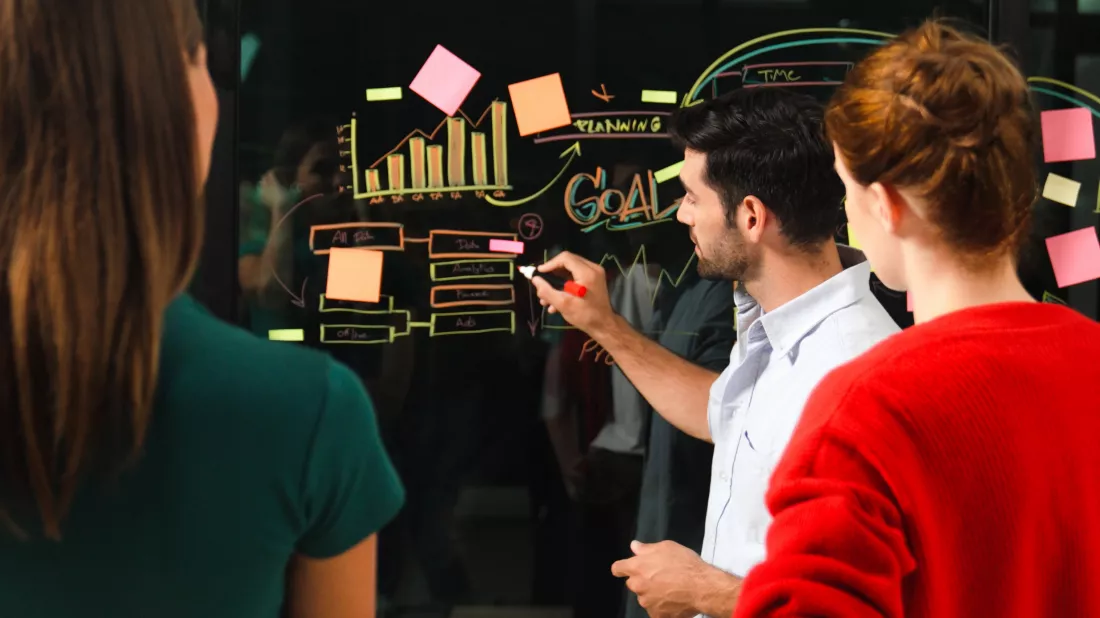 businessman-presenting-marketing-idea-plan-skilled-investor-tracery